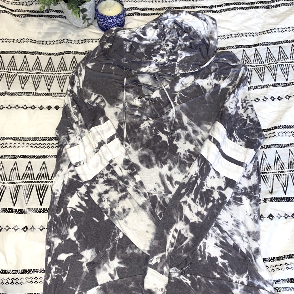 Pink republic long sleeve tie dye tee size small